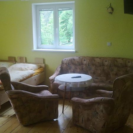 Penzion Apartmany Becov Bečov nad Teplou Δωμάτιο φωτογραφία