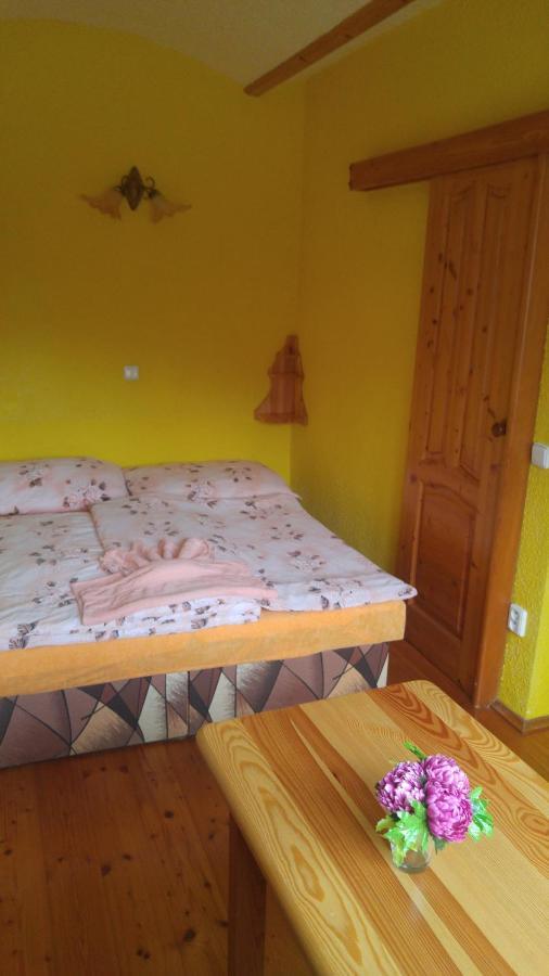 Penzion Apartmany Becov Bečov nad Teplou Εξωτερικό φωτογραφία