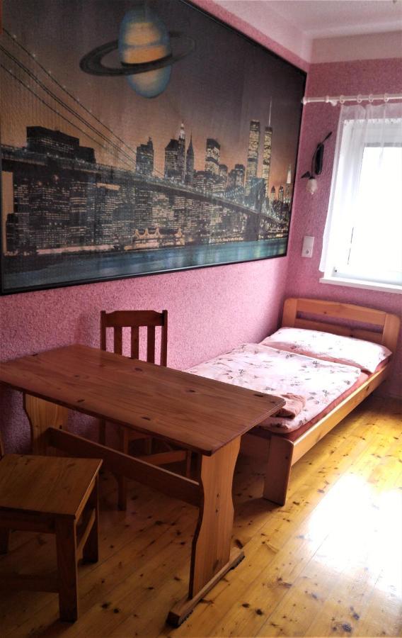 Penzion Apartmany Becov Bečov nad Teplou Εξωτερικό φωτογραφία