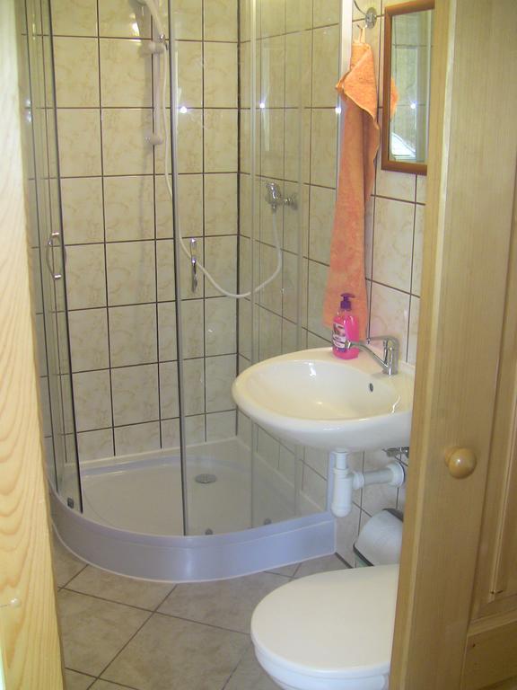 Penzion Apartmany Becov Bečov nad Teplou Εξωτερικό φωτογραφία