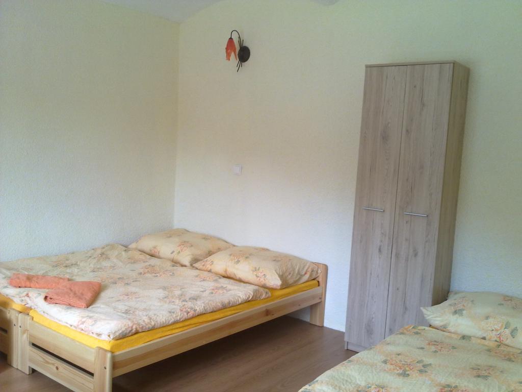 Penzion Apartmany Becov Bečov nad Teplou Εξωτερικό φωτογραφία